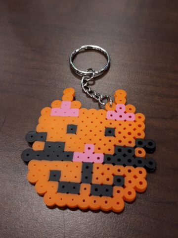 Crafty looking cat keychain